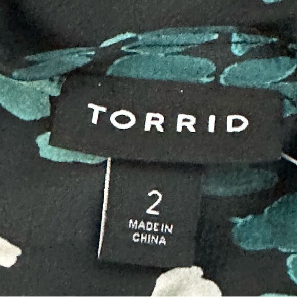 Torrid Womens Top Size 2 (=2X) Satin Surplice Tie‎ Cut Out Back Whimsigoth NWT - Picture 10 of 13